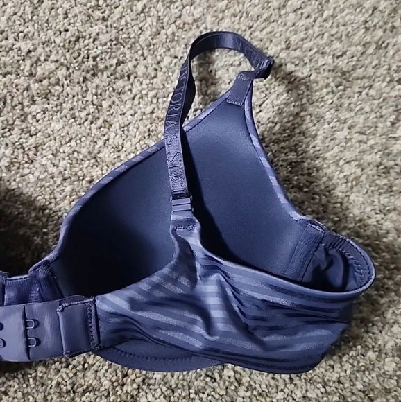 NWT Victoria's Secret Purple Tshirt Lightly Lined Demi 34B - Picture 4 of 9